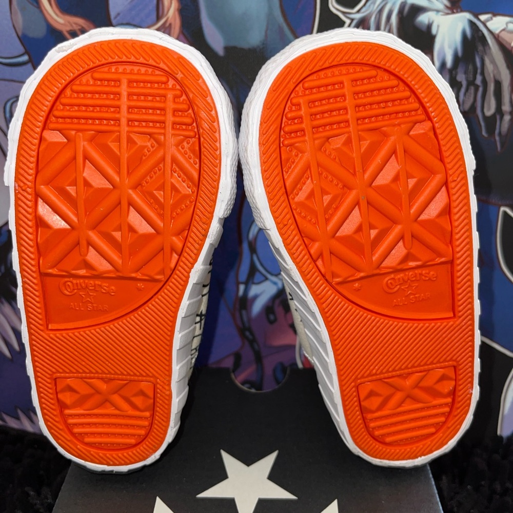 Converse - Picture 3 of 13